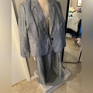 Hobbs of London cropped pants suit